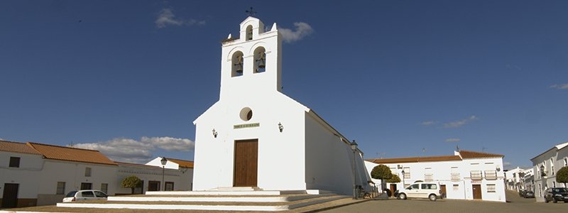 Iglesia de San Silvestre Papa I y Plaza de España
