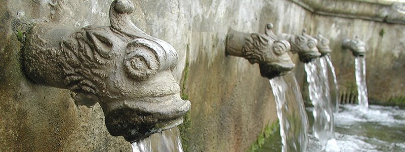 Fuente del Carmen o de los doce caños